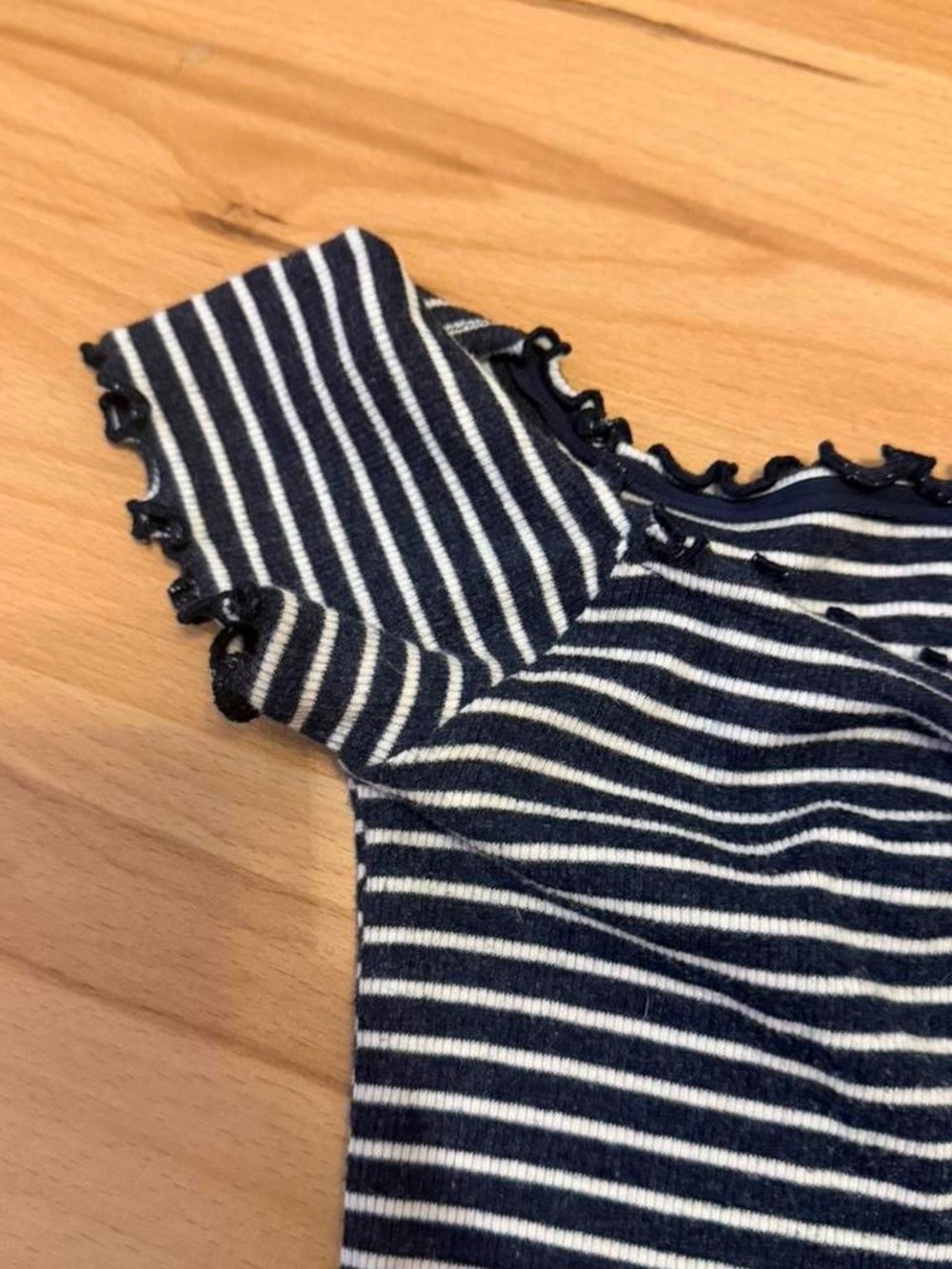 Hollister Navy & White Striped Off-Shoulder Ribbed Crop Top - Picture 3 of 4